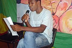 Marccelus-no-Sarau-de-Poesias-011